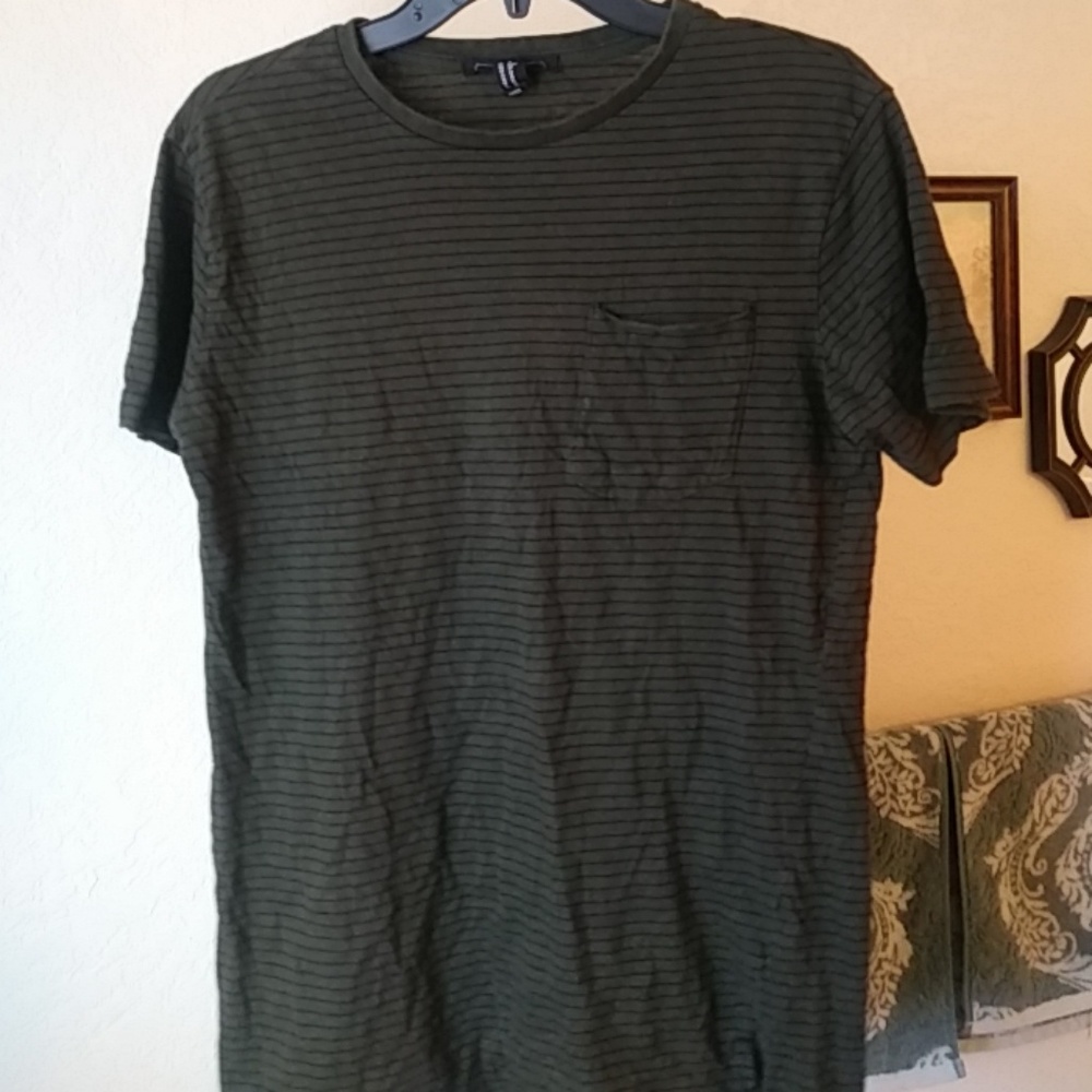 Short sleeve striped shirt